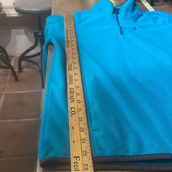 Oakley Fleece 1/4 Zip Sweater! Good condition and awesome color! - Picture 10 of 10